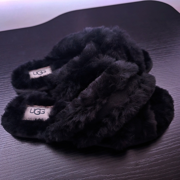 Brand New -  UGG Women's Scuffita Slipper - Black - 6 - Picture 6 of 7